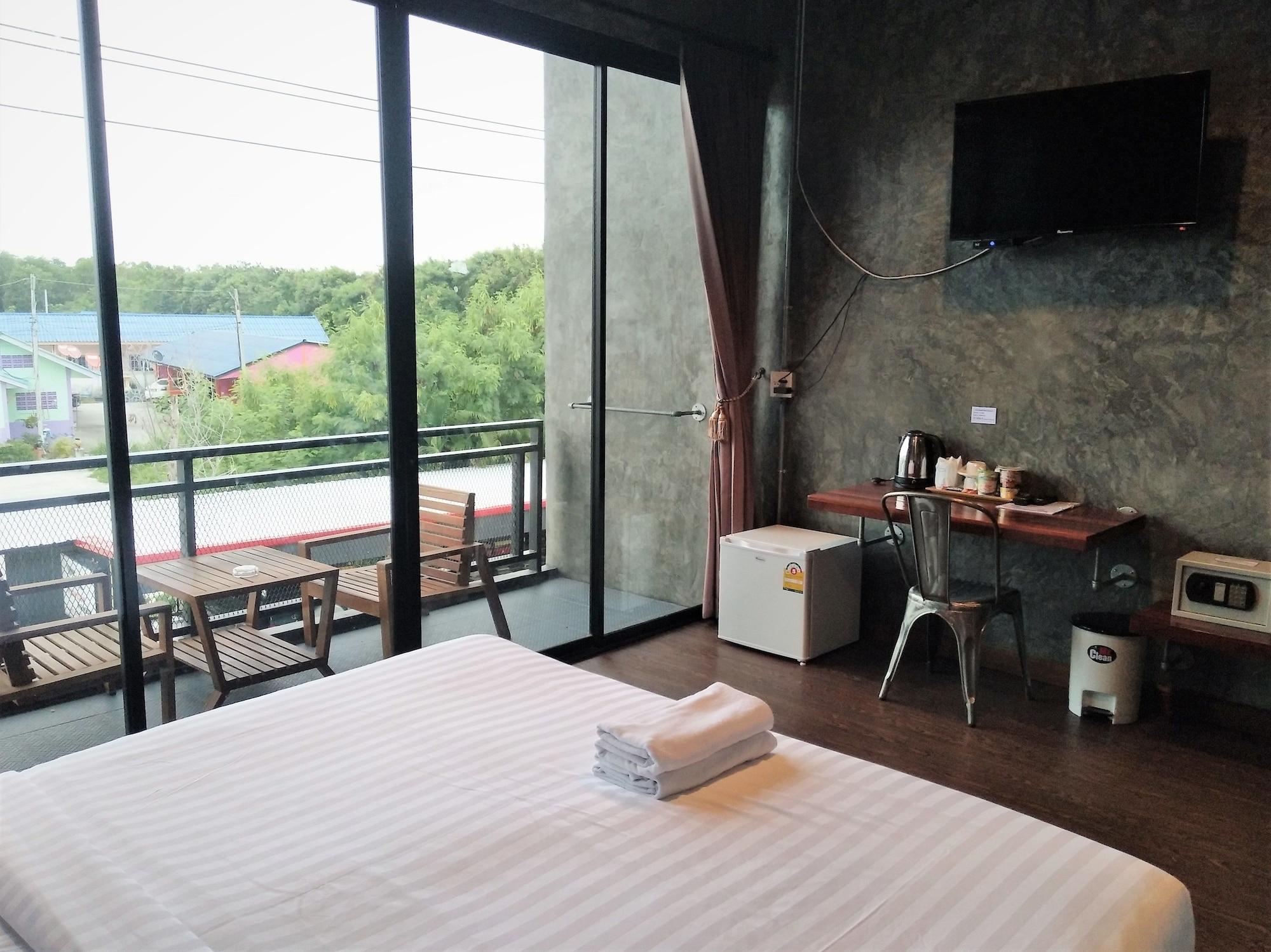 วัน โฟร์ เซเว่น โอเต็ล แอนด์ สนุ๊กเกอร์ บาร์ Hotel ระยอง ภายนอก รูปภาพ