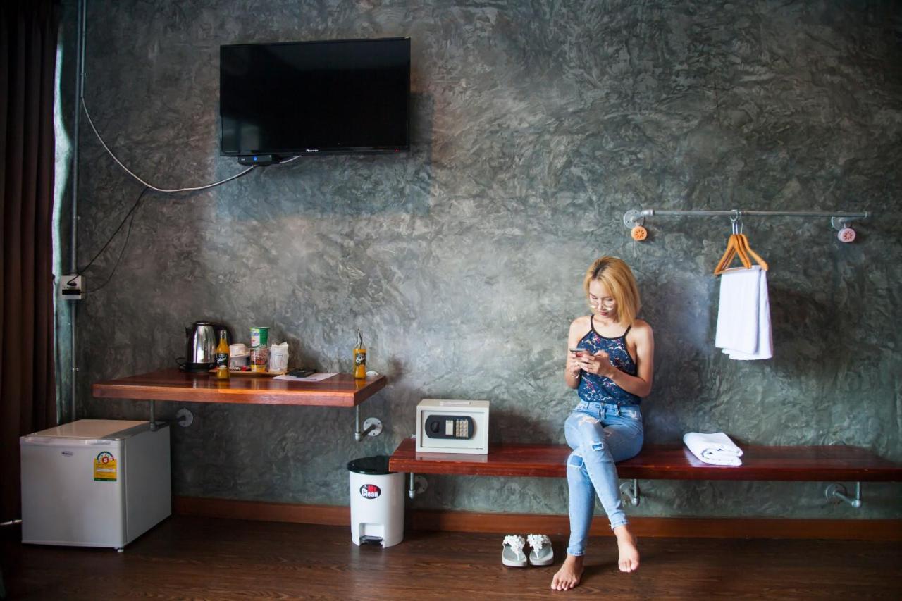 วัน โฟร์ เซเว่น โอเต็ล แอนด์ สนุ๊กเกอร์ บาร์ Hotel ระยอง ภายนอก รูปภาพ