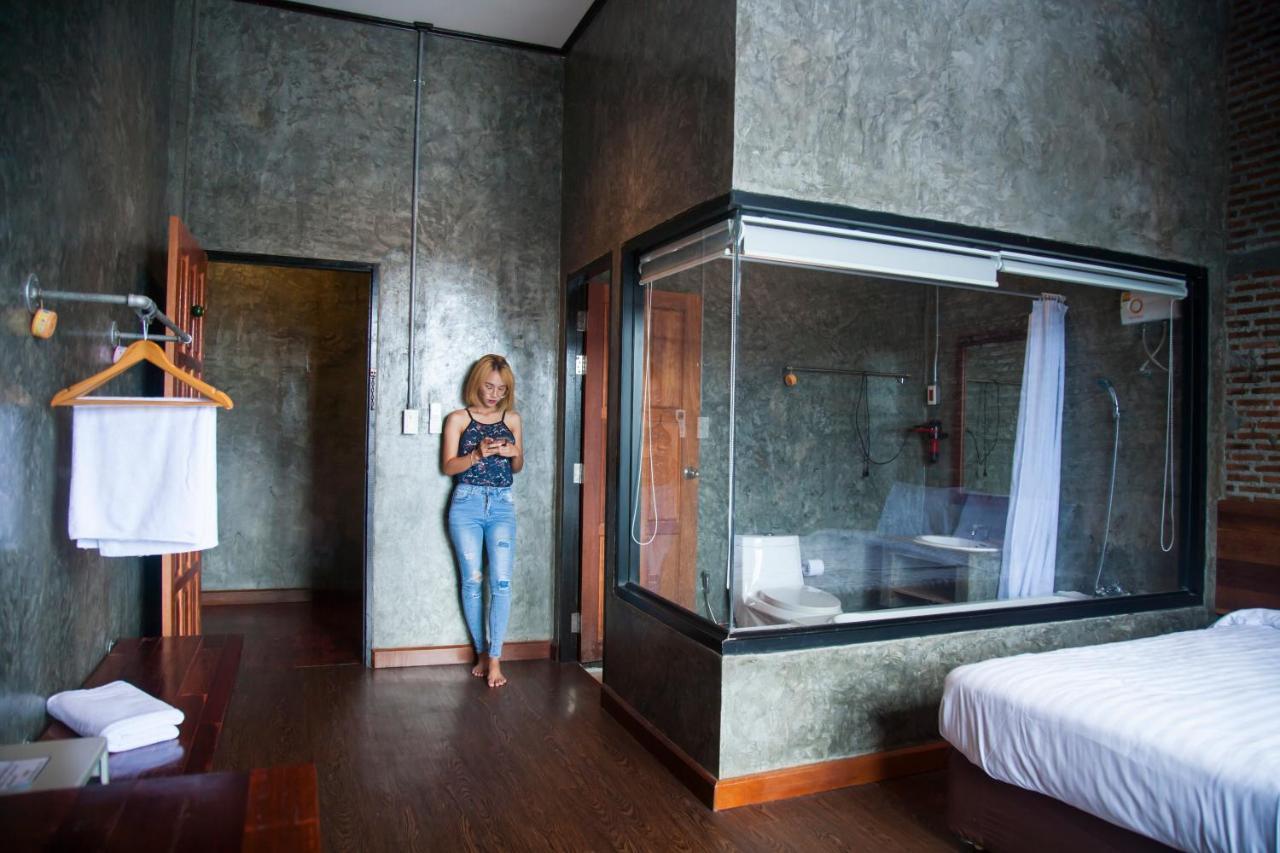 วัน โฟร์ เซเว่น โอเต็ล แอนด์ สนุ๊กเกอร์ บาร์ Hotel ระยอง ภายนอก รูปภาพ