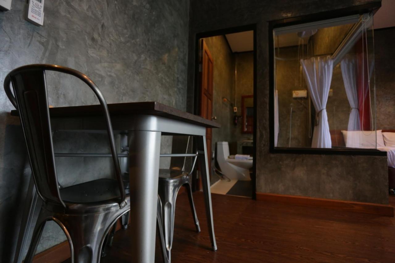 วัน โฟร์ เซเว่น โอเต็ล แอนด์ สนุ๊กเกอร์ บาร์ Hotel ระยอง ภายนอก รูปภาพ