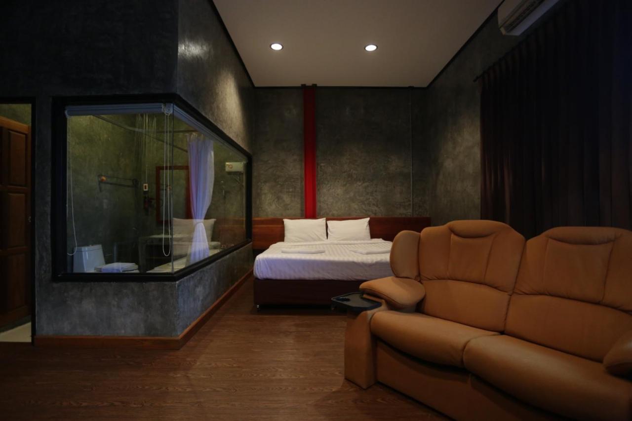 วัน โฟร์ เซเว่น โอเต็ล แอนด์ สนุ๊กเกอร์ บาร์ Hotel ระยอง ภายนอก รูปภาพ