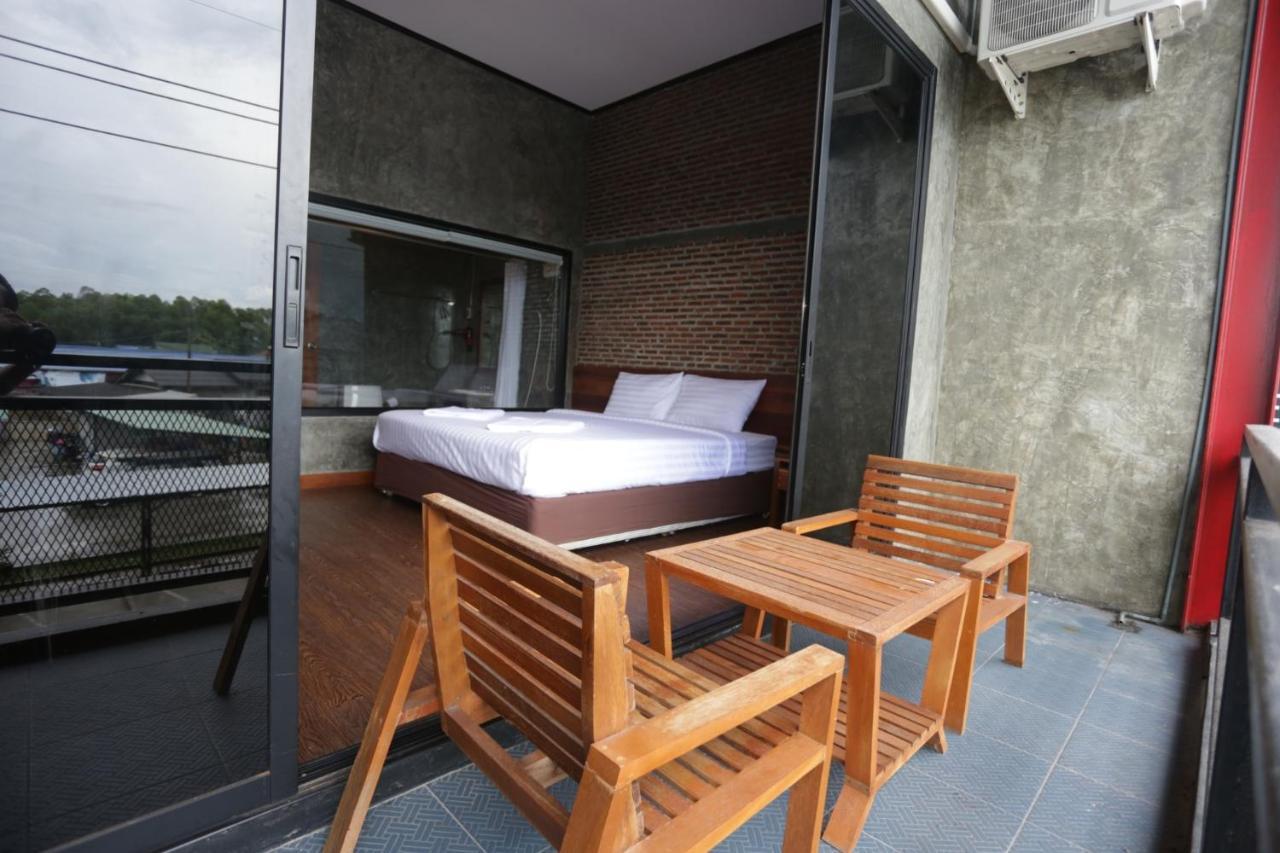 วัน โฟร์ เซเว่น โอเต็ล แอนด์ สนุ๊กเกอร์ บาร์ Hotel ระยอง ภายนอก รูปภาพ